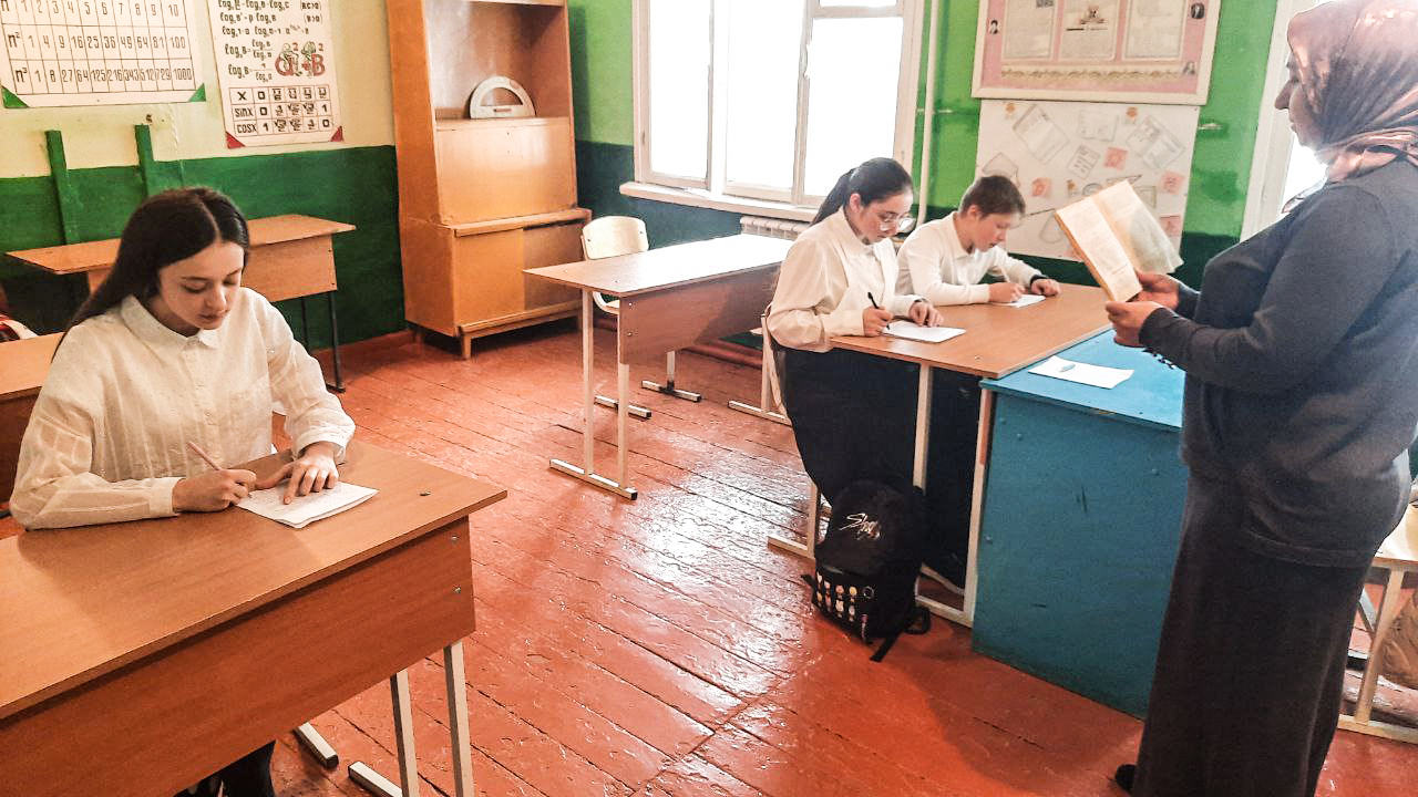 Контрольный диктант по родному языку в 8 классе за первое полугодие.